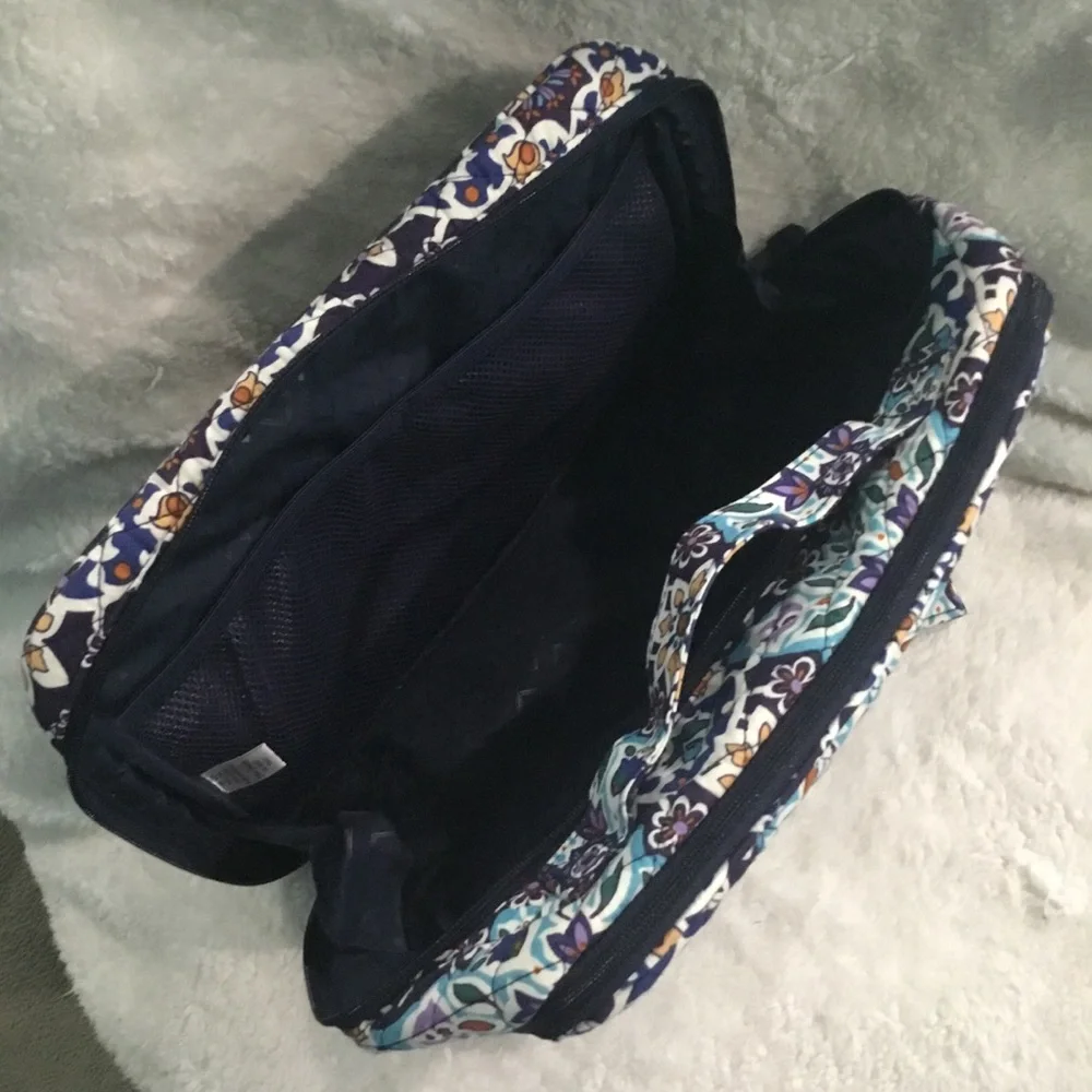 Vera Bradley Large Blush & Brush Make Up Case “Lisbon Medallion Cool”